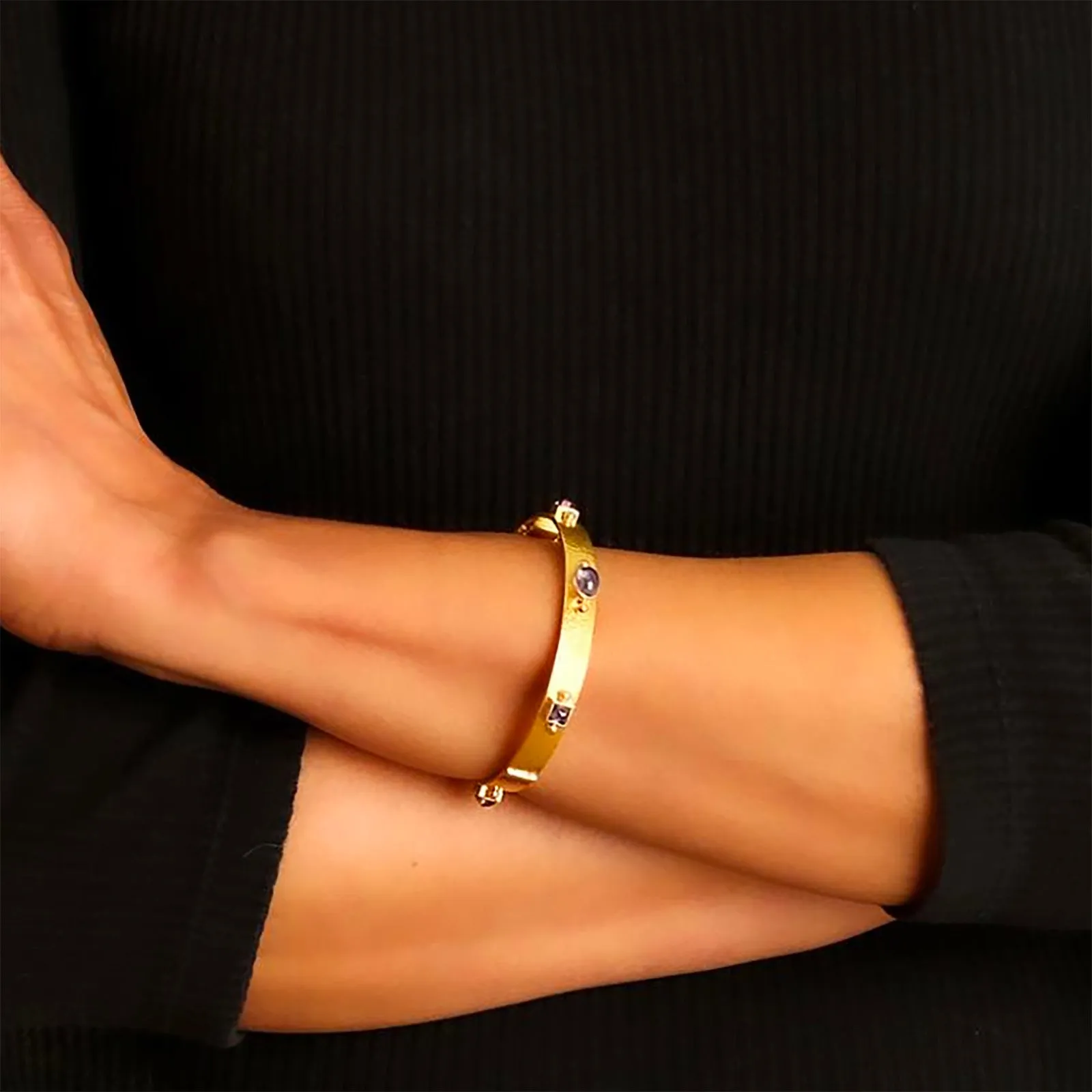 Flat Ribbon Amethyst "Roberta" Bangle