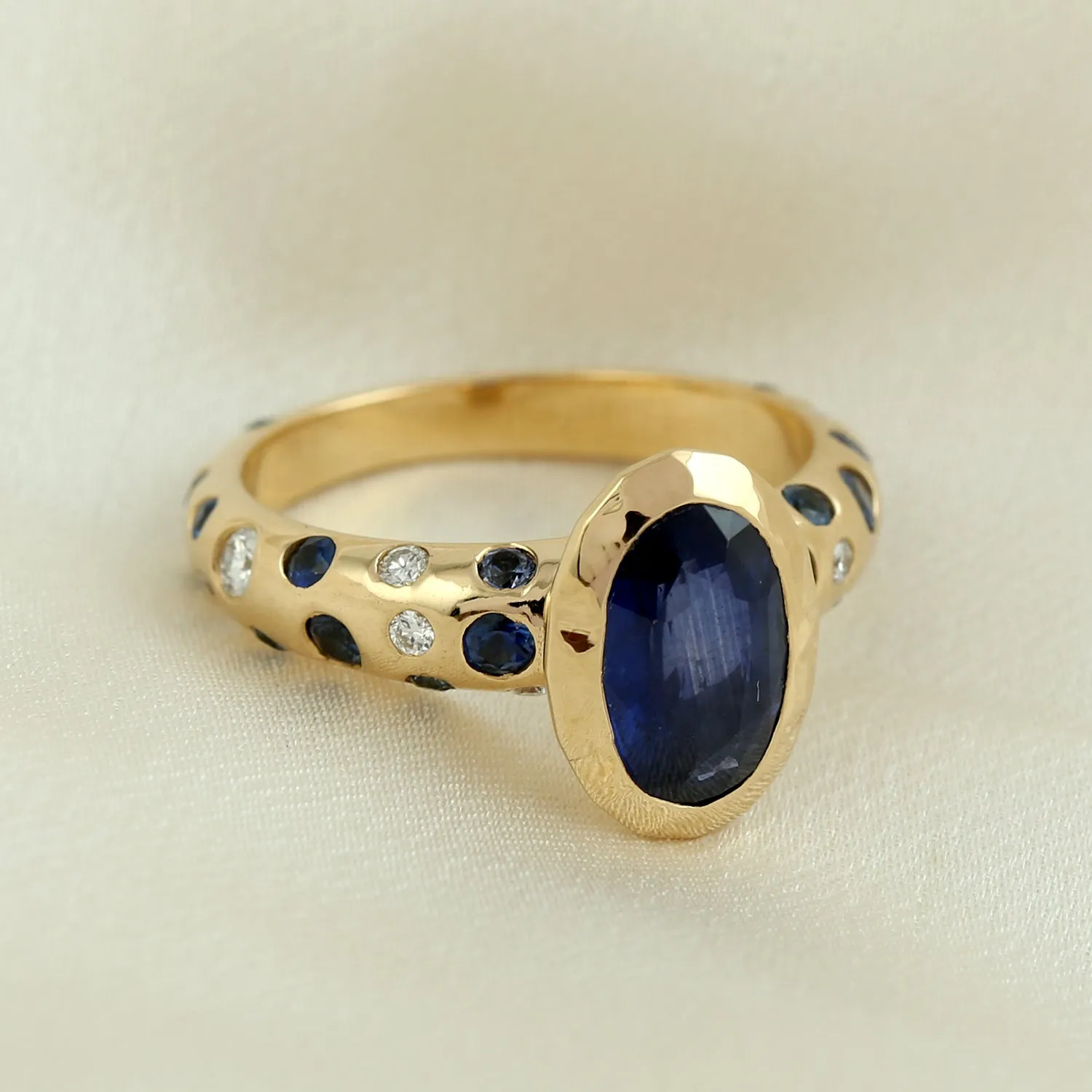 Natural Blue Sapphire & Diamond Beautiful Cocktail Ring In 18K Yellow Gold For Wedding Gifts