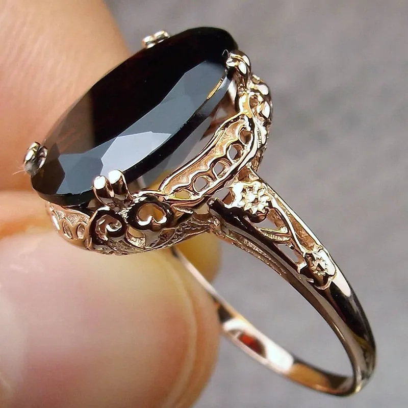 Vintage Jewelry Hollow Black Round Cut Acrylic Cocktail Ring as Party Accessories
