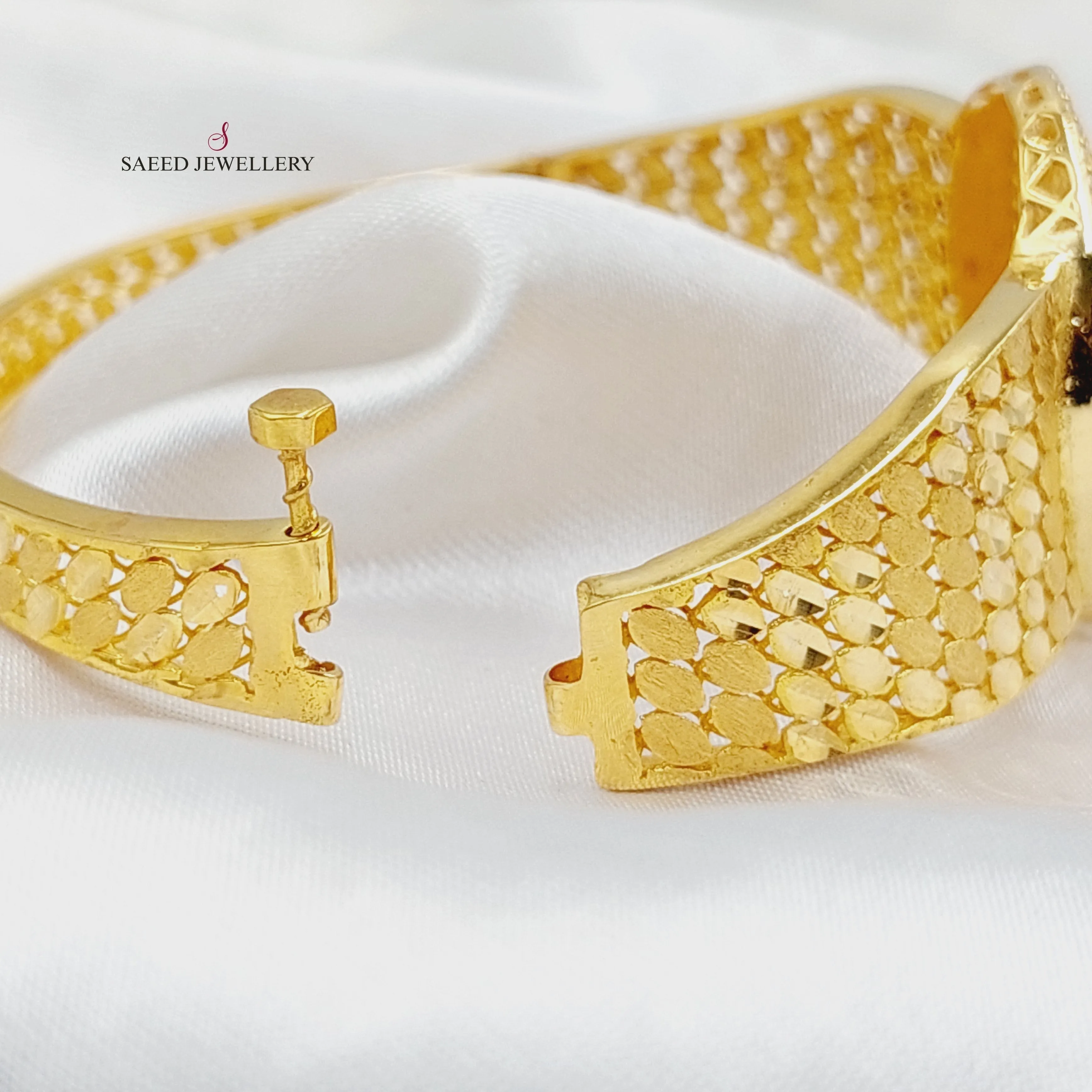 Zircon Studded Rashadi Bangle Bracelet